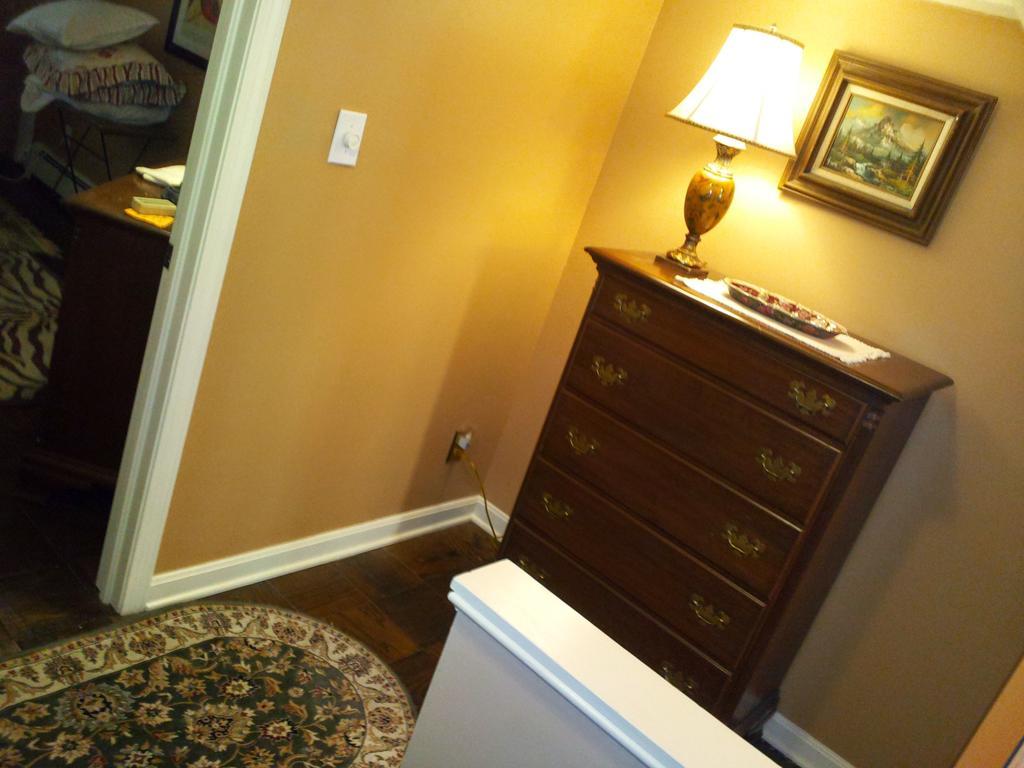Clifford House Private Home B&B Кливланд Стая снимка
