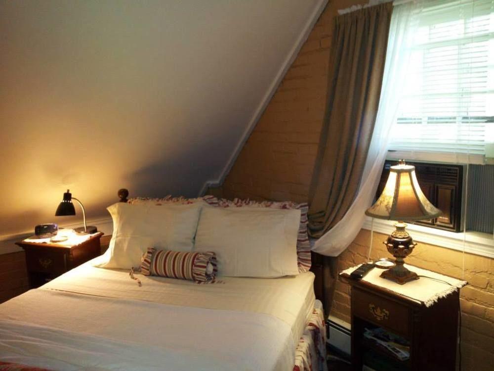 Clifford House Private Home B&B Кливланд Екстериор снимка