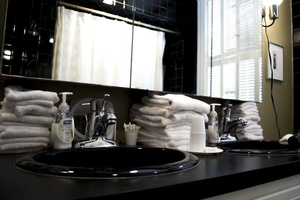 Clifford House Private Home B&B Кливланд Екстериор снимка